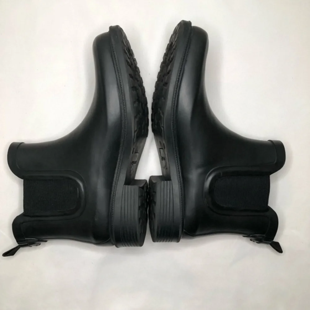 Madewell The Chelsea Rain Boots Matte Black Rubber Ankle Womens Size 6 E2292